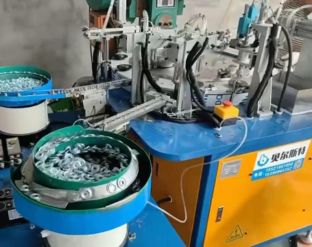 置物架脚轮组装机